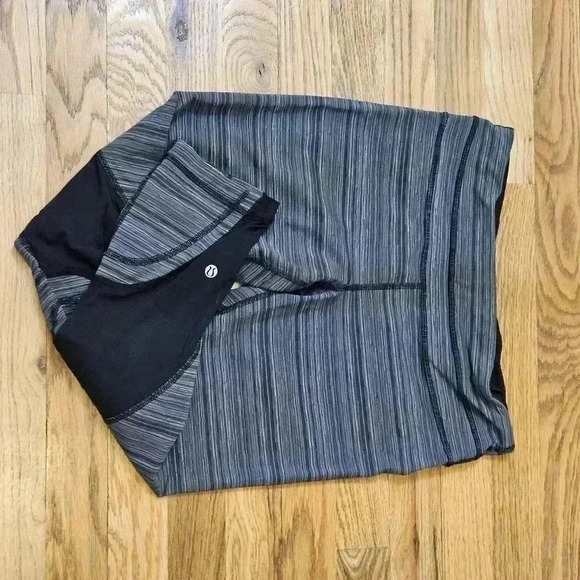 Lululemon Run Inspire Crop Size 8 EUC - Picture 7 of 12